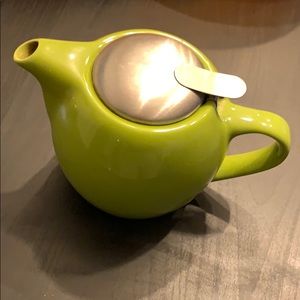 Tea pot
